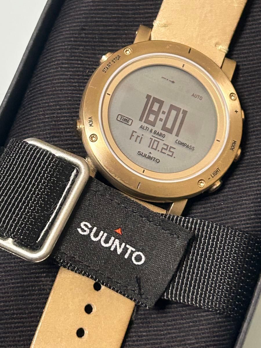SUUNTO ESSENTIAL GOLD スント エッセンシャル 高度 気圧 ウェザー