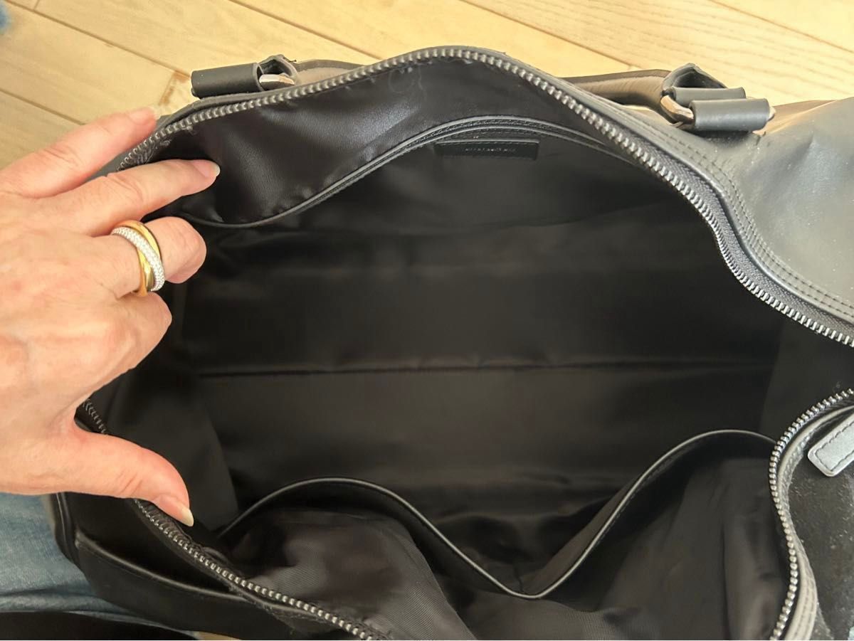 未使用メルセデスベンツ本革ボストンバッグ ショルダーストラップ付き