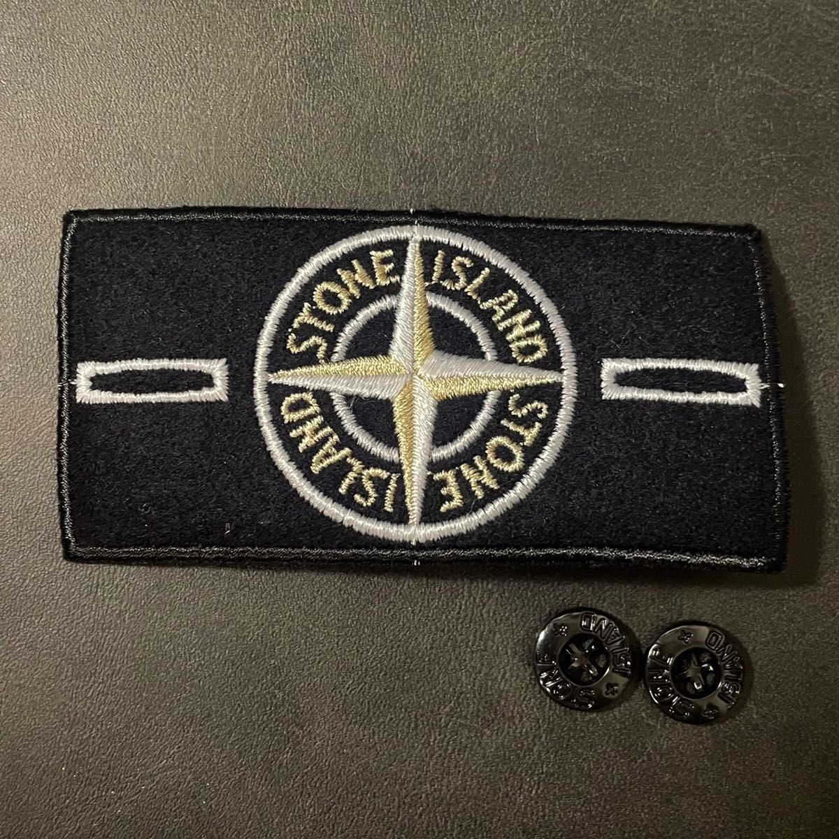 STONE ISLAND ストーンアイランド タグ ワッペンボタン付き 白｜Yahoo
