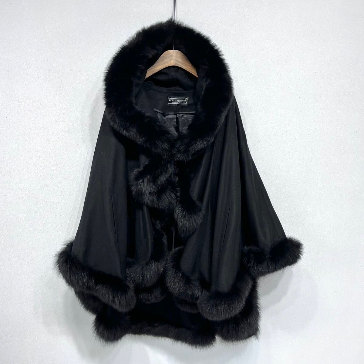 美品】SAGAFURS カシミヤ100 サガフォックスファー フード ポンチョ