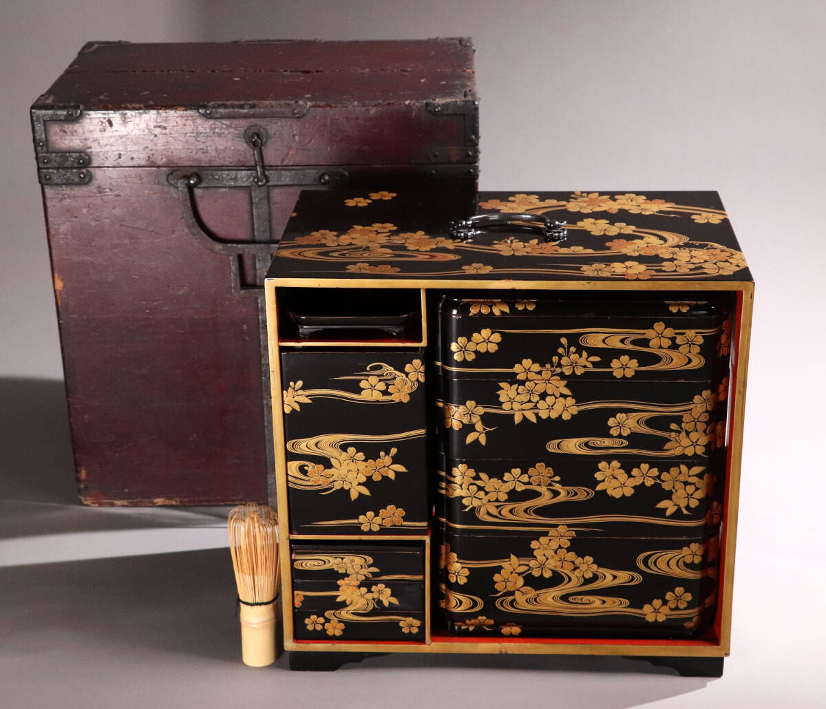 MA168 時代物 流水桜金蒔絵 野弁当一式 堤重 木箱 黒塗 内朱塗 梨地
