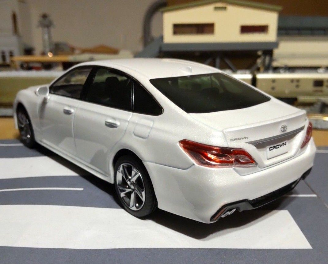 1/30 220 クラウン RS 白 カラーサンプル RS Advance ホワイト