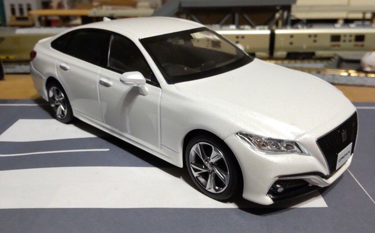 1/30 220 クラウン RS 白 カラーサンプル RS Advance ホワイト