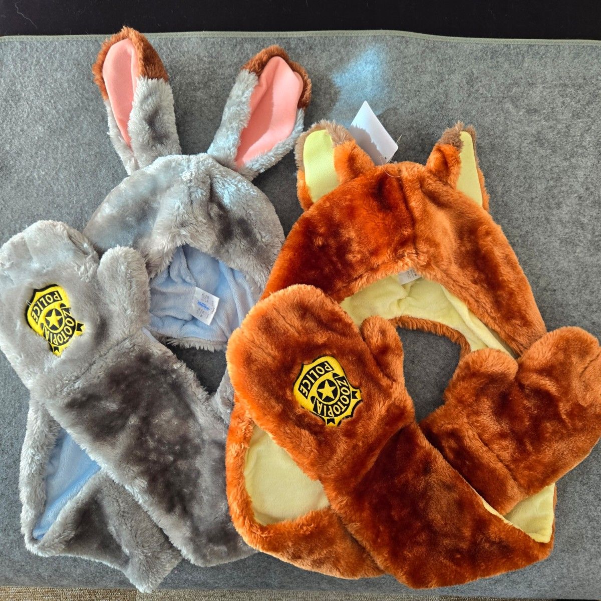 美品】ズートピア ファンキャップ フード付きマフラー ジュディ ニック