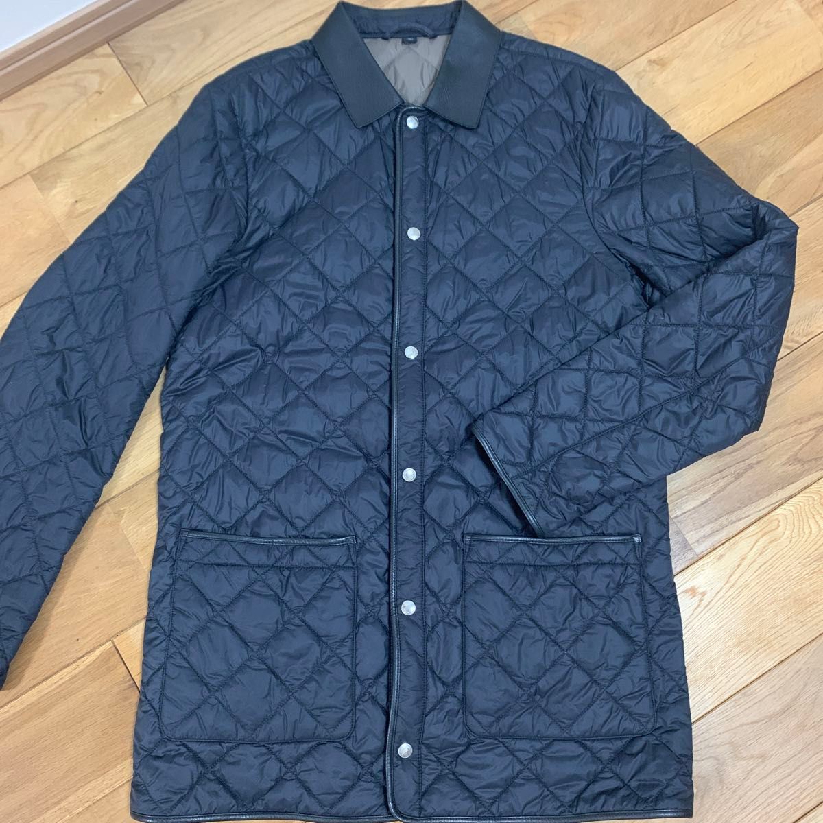 美品 dunhillダンヒル 襟レザーブラック中綿入りキルティング