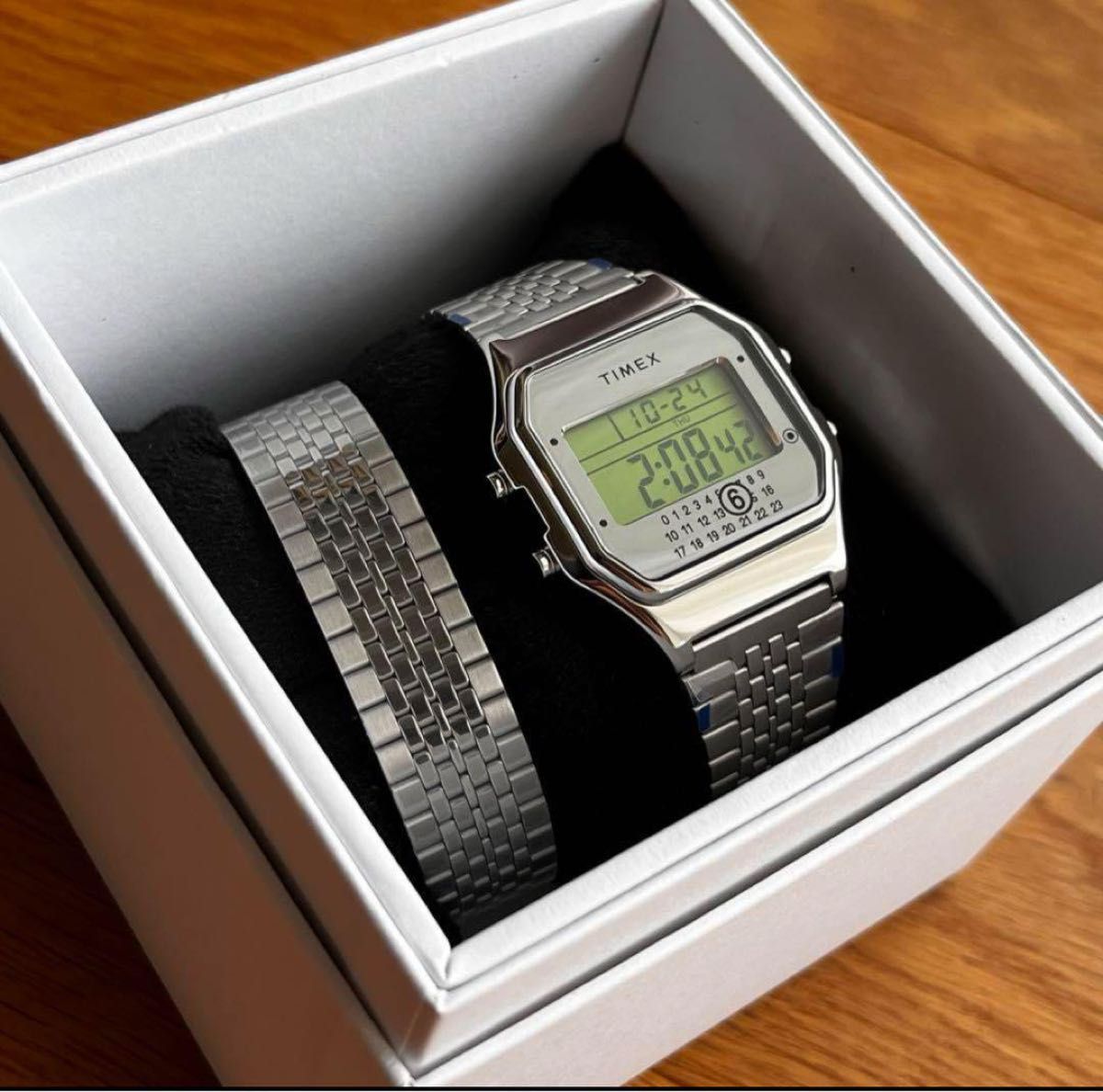TIMEX x MM6 Maison Margiela T80 Gift Set 