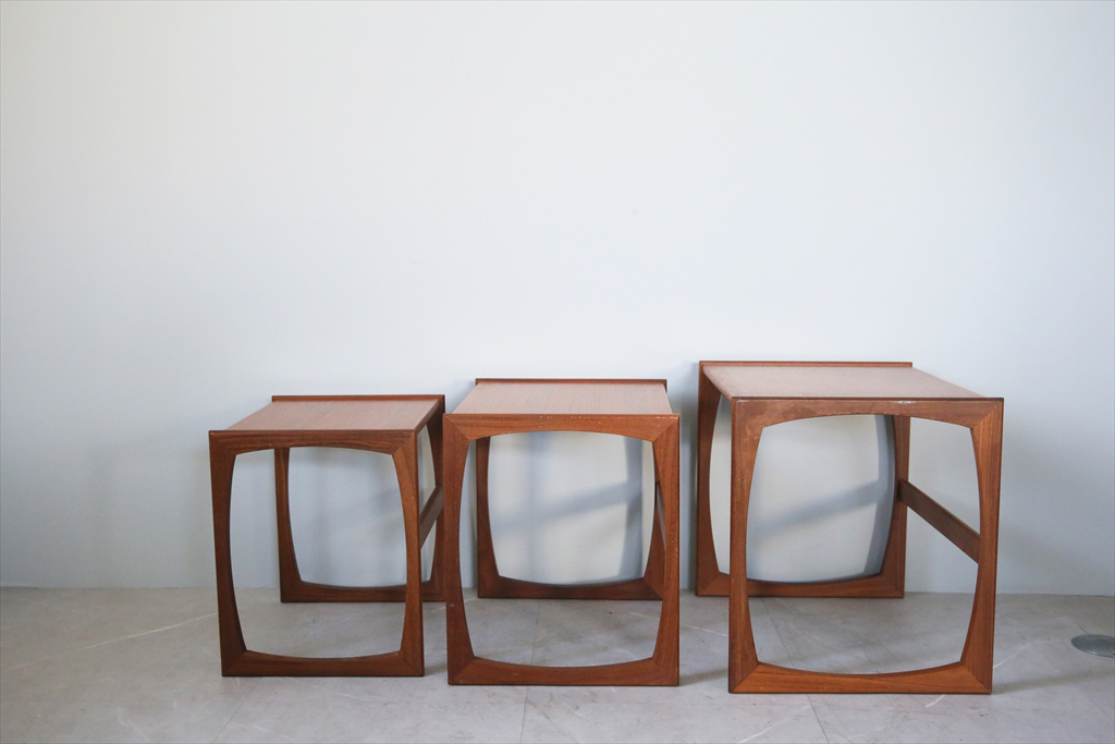 英国アンティークG-PLANジープランネストテーブル3台/収納机91-108