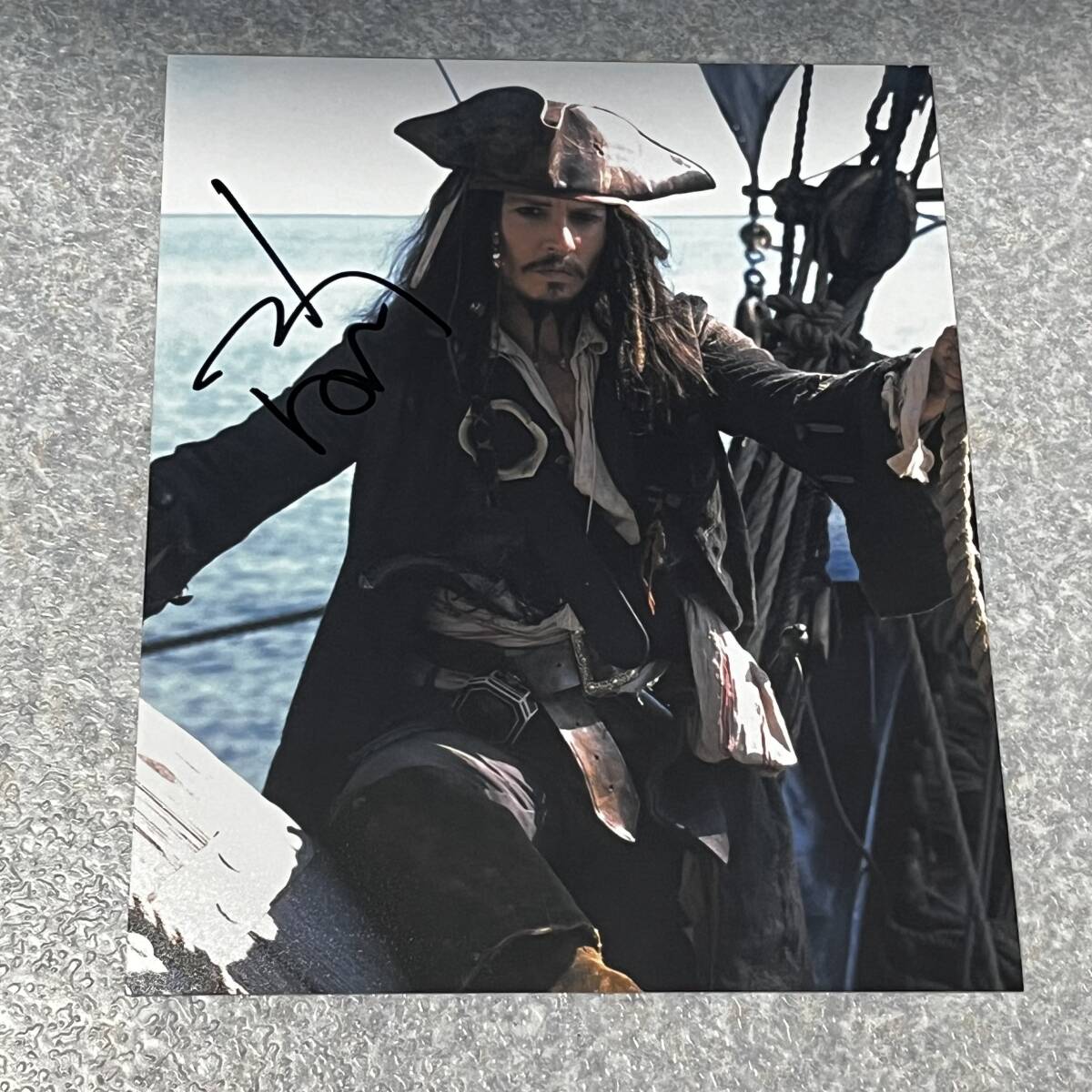 東京コミコン ジョニーデップ 直筆サイン入り写真 ② パイレーツオブ