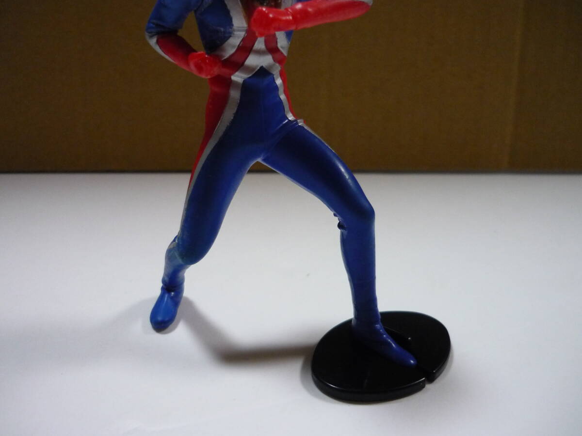 管00]フィギュア コスモス(エクリプスモード) 「ハイパーウルトラマン5