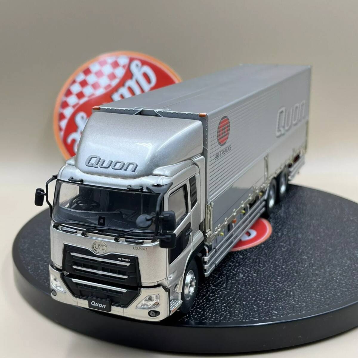 1/43 京商 UD Trucks UDトラック Heavy Duty Truck Quon silver