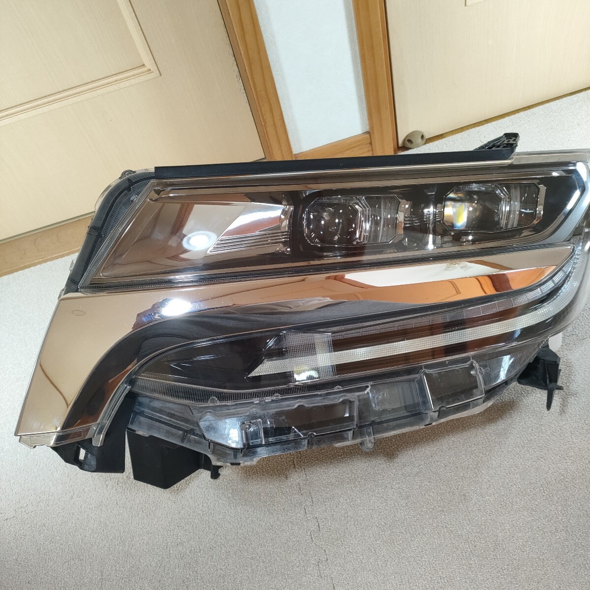 トヨタ 純正 30 アルファード 後期 2眼 LED ヘッドライト 左側