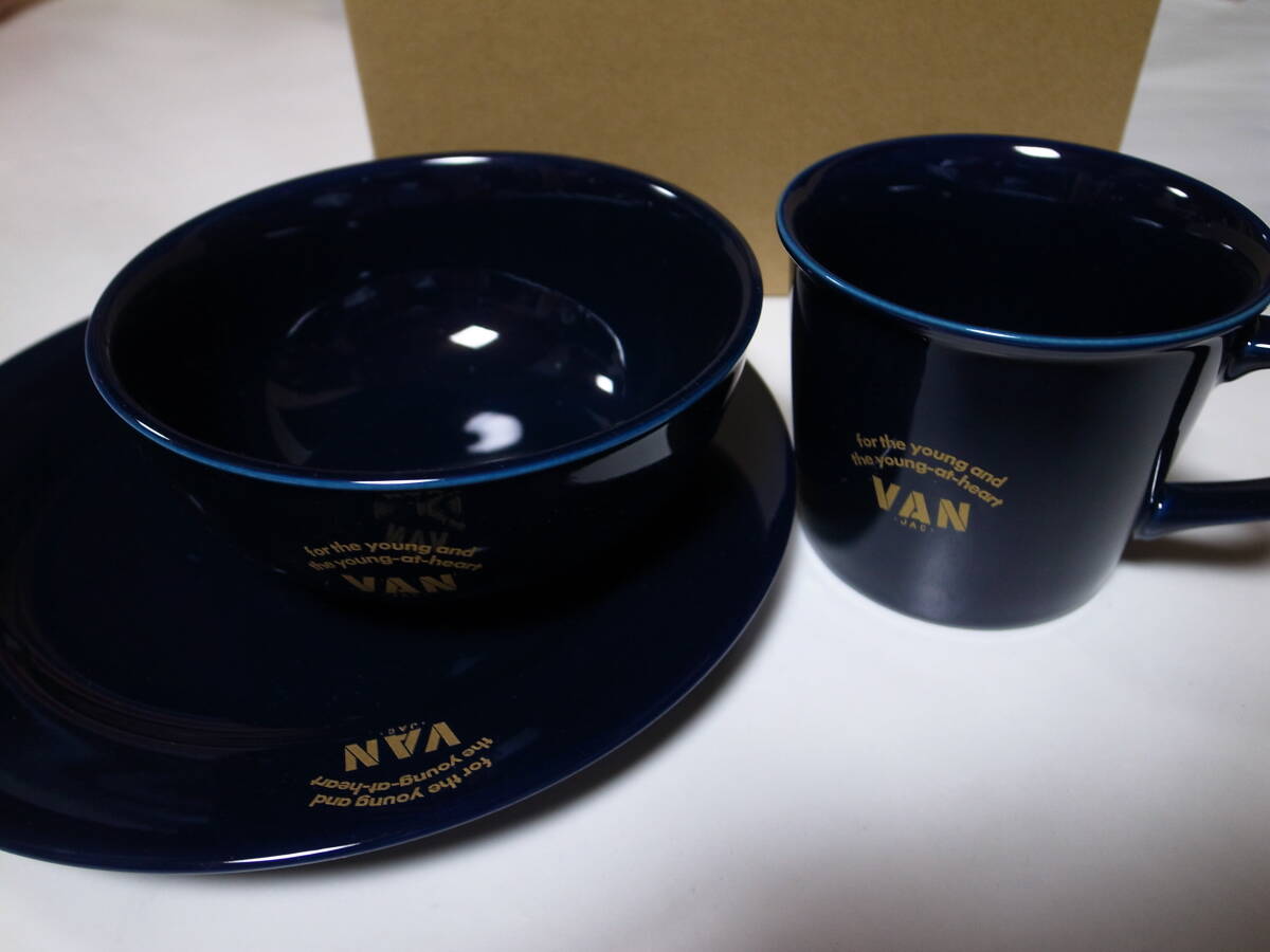 VAN JAC ヴァンヂャケット お皿・お椀・マグカップの食器3点セット