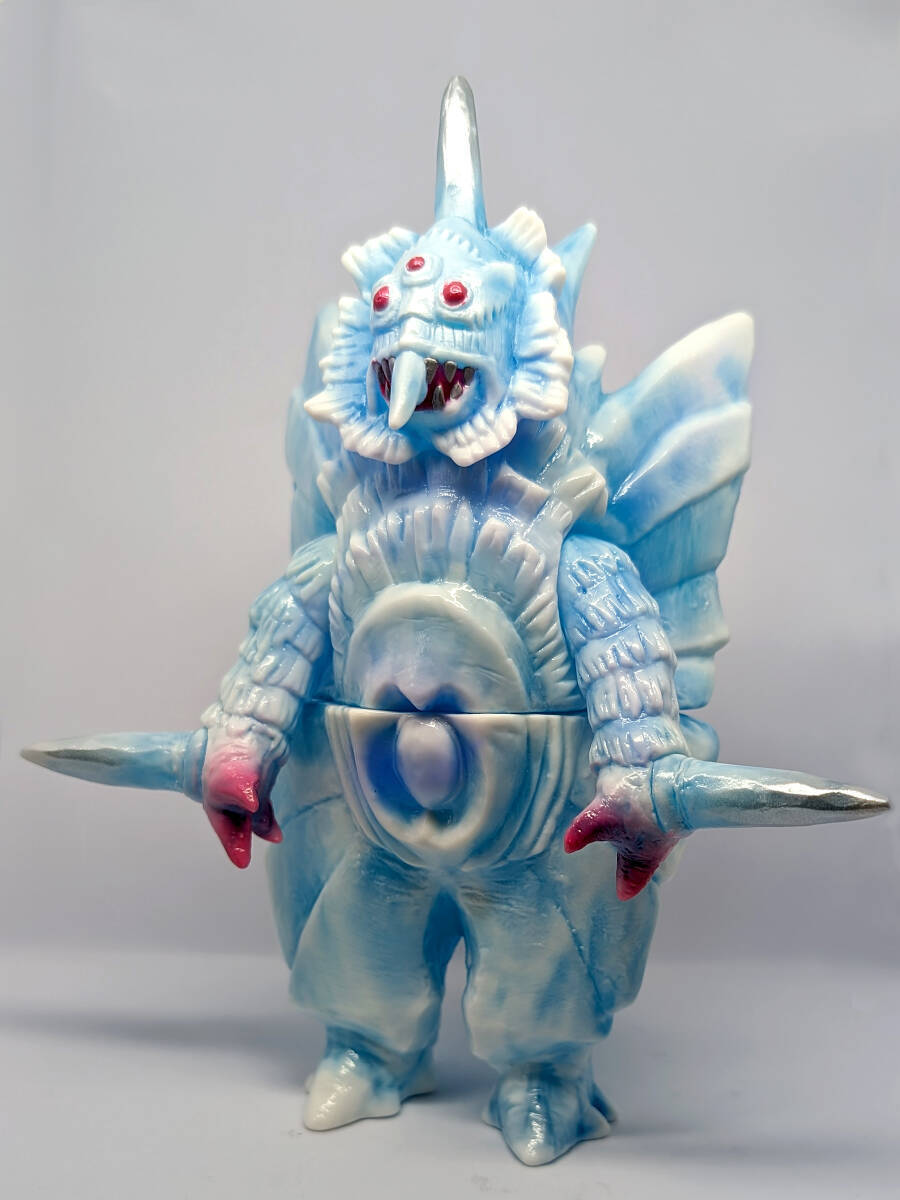 新品未開封】 オクトサイバー よかモンシリーズ 氷超獣アイスロン