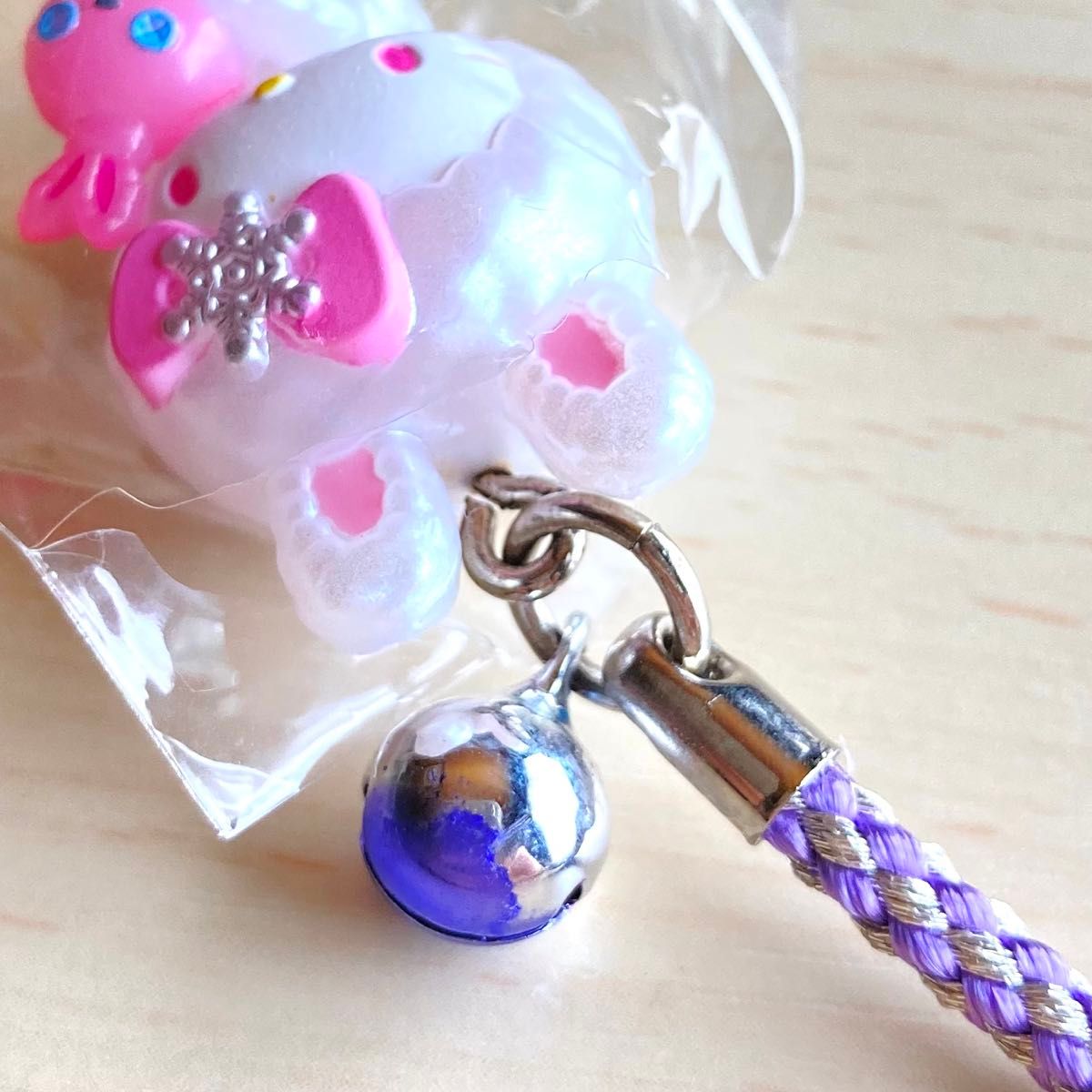 ご当地キティ 北海道限定 根付け ストラップ 雪うさぎ抱っこ 2012年