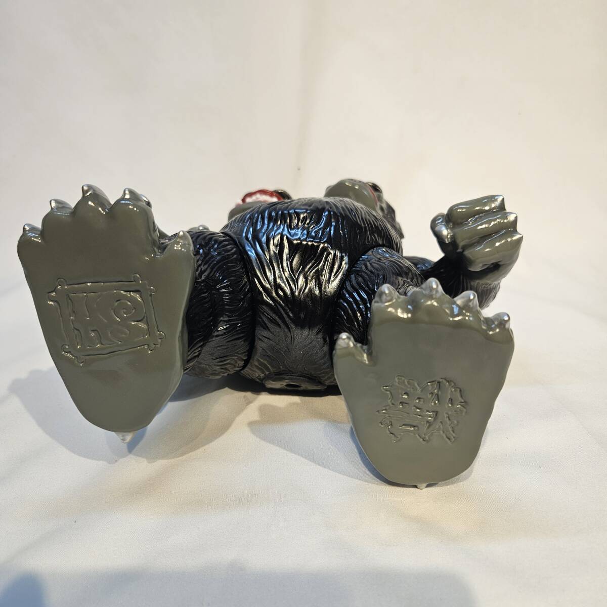 Yahoo!オークション - ソフビ Sofubi HxS キングゴリラ獣 GREY 30CM