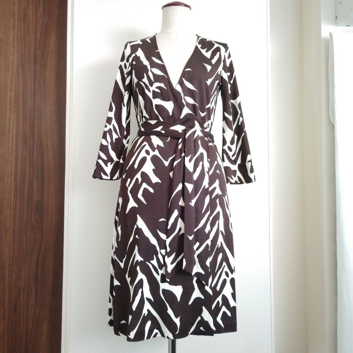 美品『DIANE VON FURSTENBERG』DVF シルク ラップワンピース M