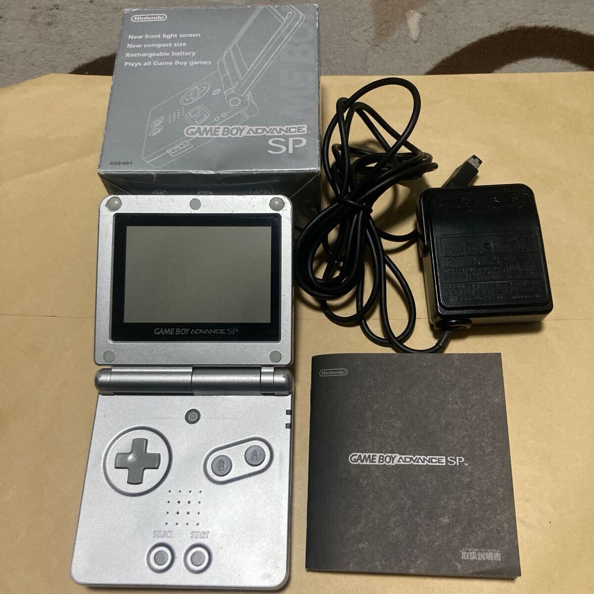送料無料 GBA ゲームボーイアドバンスSP 本体 プラチナシルバー