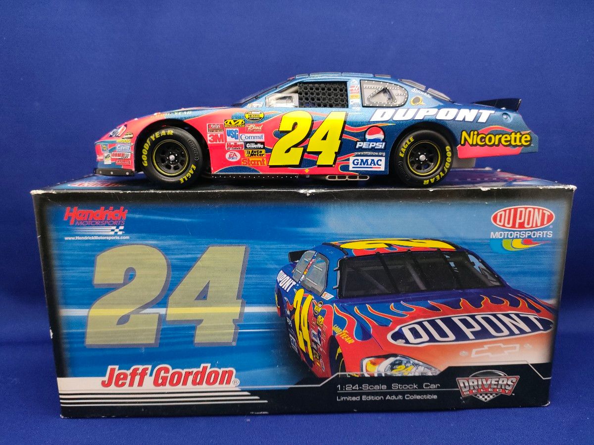 NASCAR 1/24 2007 モンテカルロ SS ジェフ・ゴードン #24 デュポン