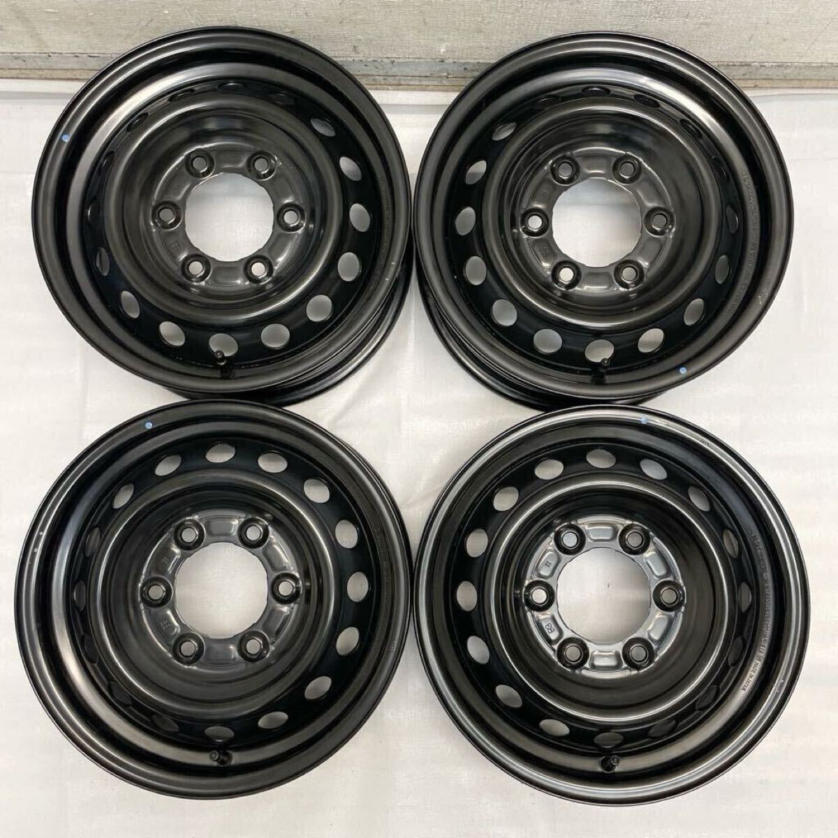 新車外し 超美品 2023年 日産 NV350系 キャラバン 15インチ スチール