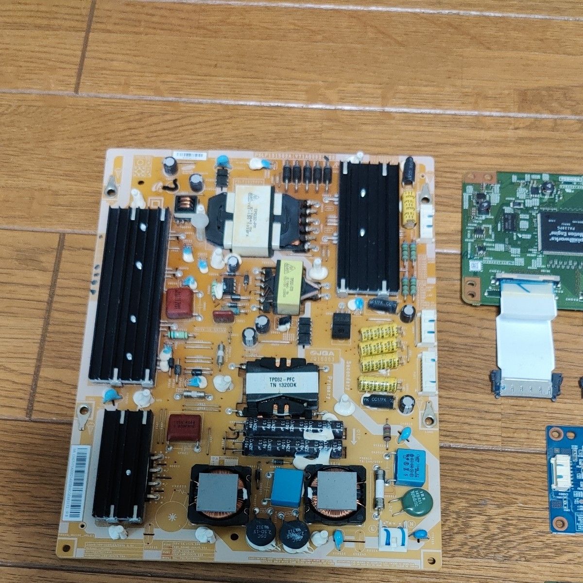 ジャンク品】TOSHIBA REGZA 40J7 基板｜Yahoo!フリマ（旧PayPayフリマ）