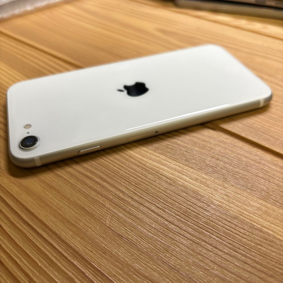 iPhone SE 第2世代 64GB SIMフリー ホワイト se2 Apple アップル アイ