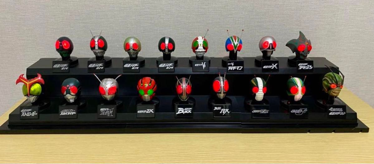 仮面ライダー マスクコレクション プレミアム発光台座ディスプレイ