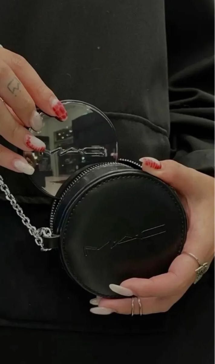 M A C 2024 ノベルティー キーチェーンバッグ コインケース ショルダー