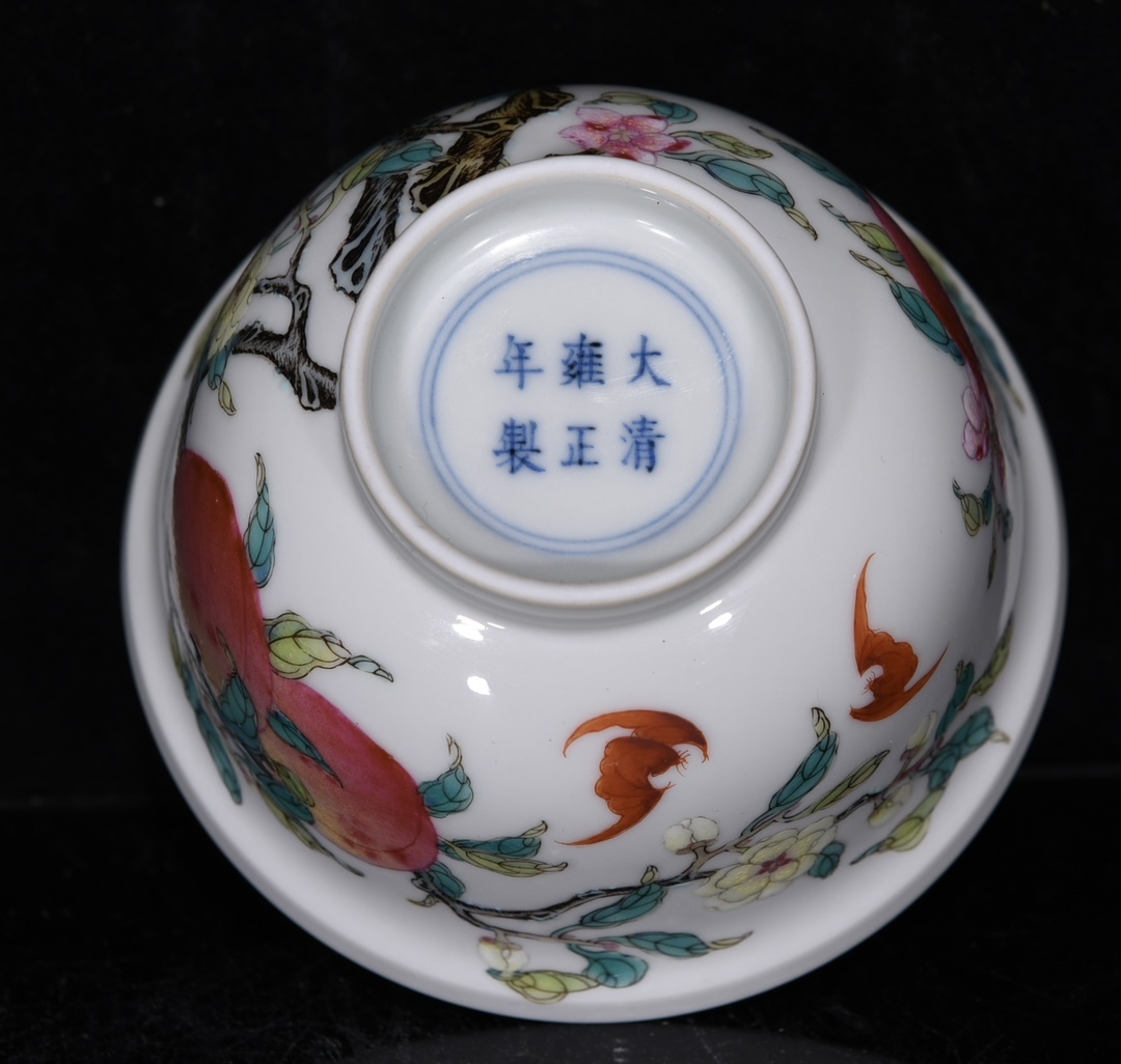 蔵友旧蔵出 清 雍正年製款 粉彩 壽桃紋 天球瓶 古