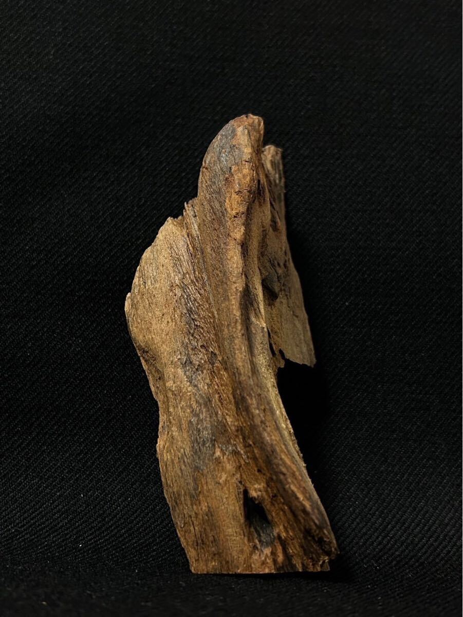 古渡命銘木 貳百種種名香 羅国 銘【松の葉】0.695g 香木/沈香/伽羅