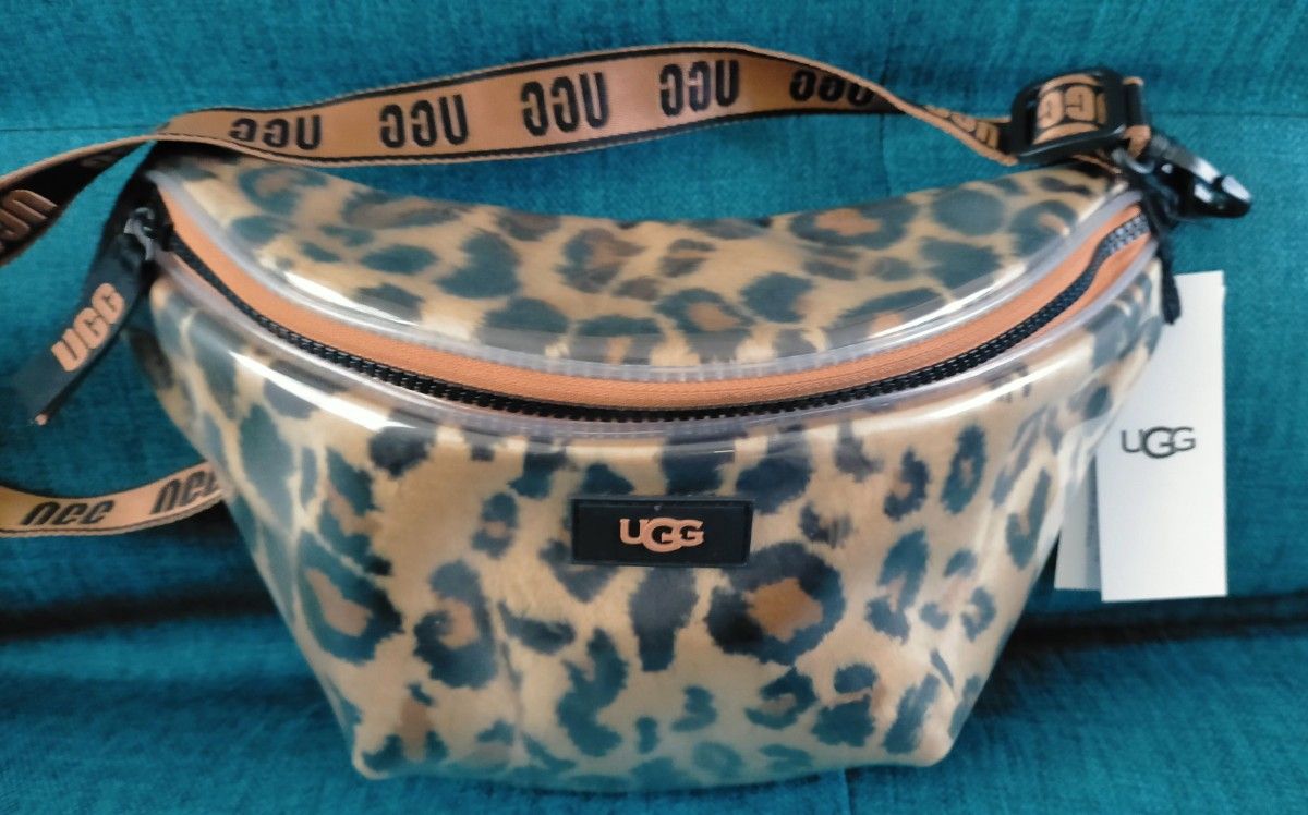 UGG ヒョウ柄 ボディバッグ 新品 UGG希少レオパード柄ボディバッグ