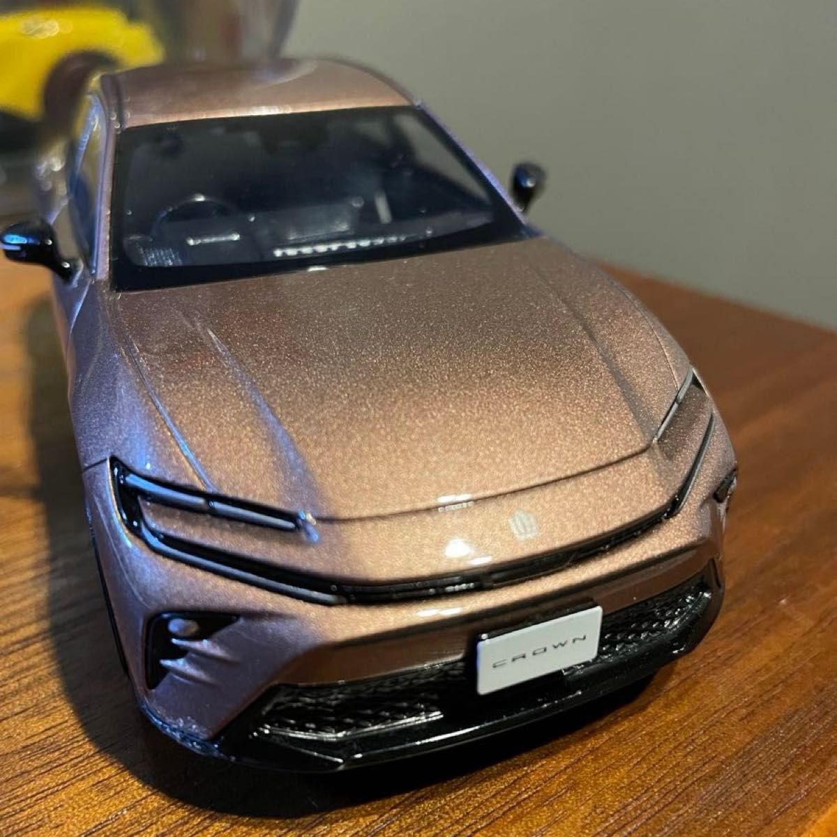 トヨタ カラーサンプル ミニカー クラウンスポーツ 1/30スケール