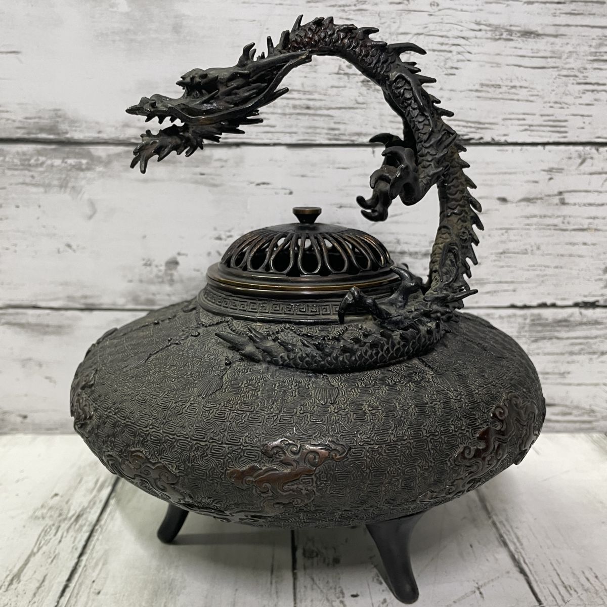 金工師 米田秀保 造 蝋型鋳銅 鍍金 立龍提手 瓔珞雲図 香炉 【公式通販】