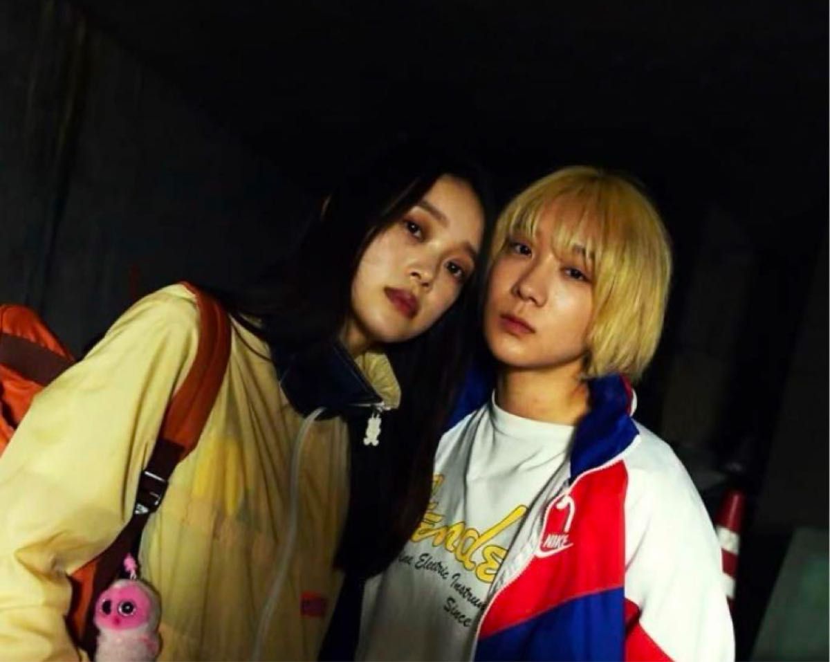 ナイキ ナイロンジャケットベイビーわるきゅーれ深川まひろ伊澤彩織