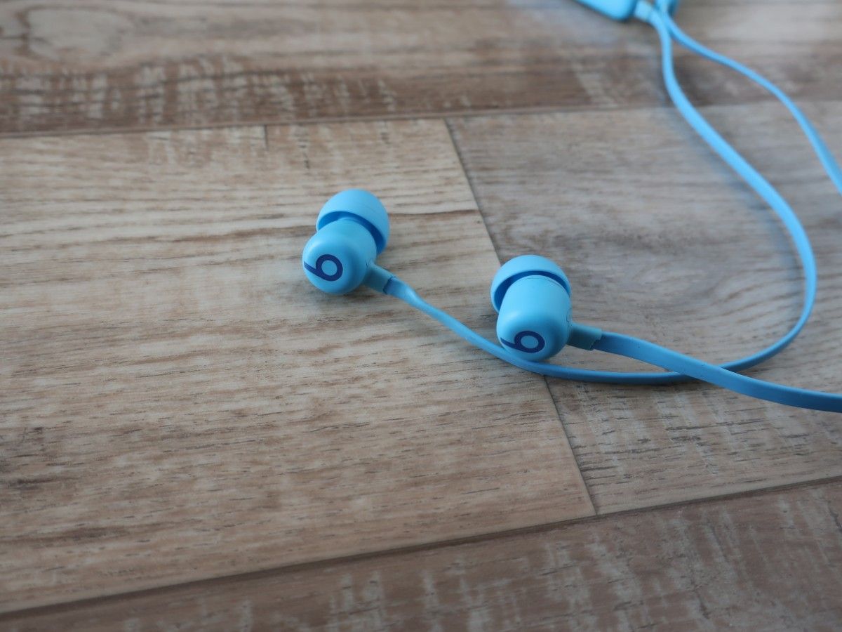 格安 ビーツフレックス ワイヤレスイヤホン beatsFlex 新品
