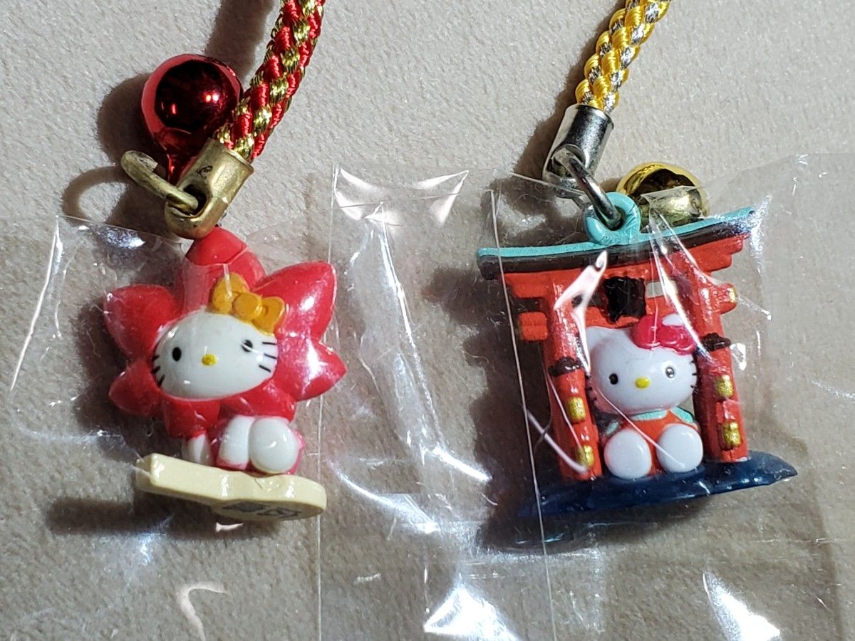 祝日割引中！明日には値段もどしますハローキティ ご当地ストラップ