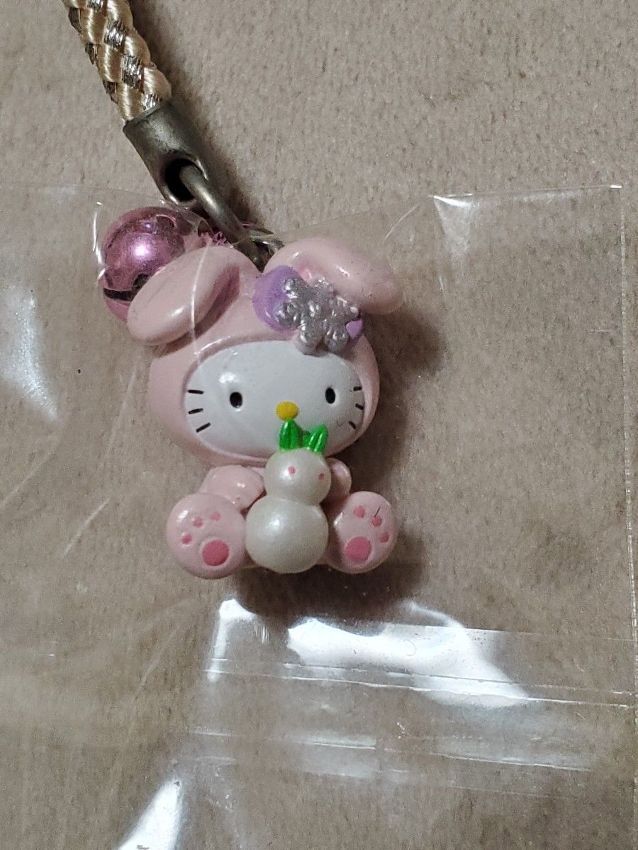 ハローキティご当地限定ストラップ 根付け 北海道限定 白雪うさぎ と