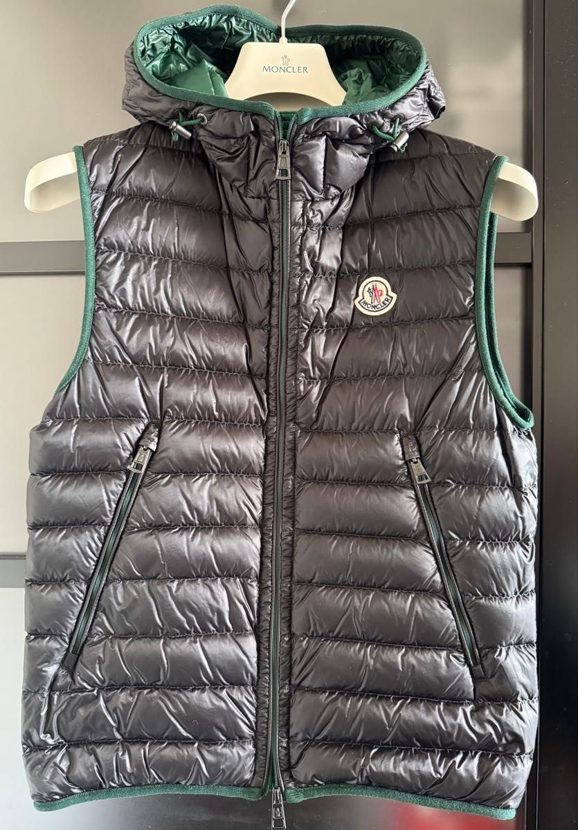 Moncler MORELLET GILET フード付きダウンベスト モンクレール ジレ