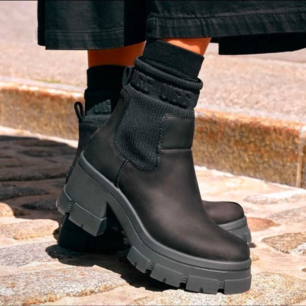 UGG アグ ブラック サイドゴアブーツ ショートブーツ 黒｜Yahoo!フリマ