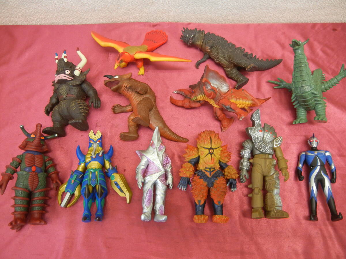 ソフビ】中古 ウルトラ怪獣 12体 画像の品 一式まとめて