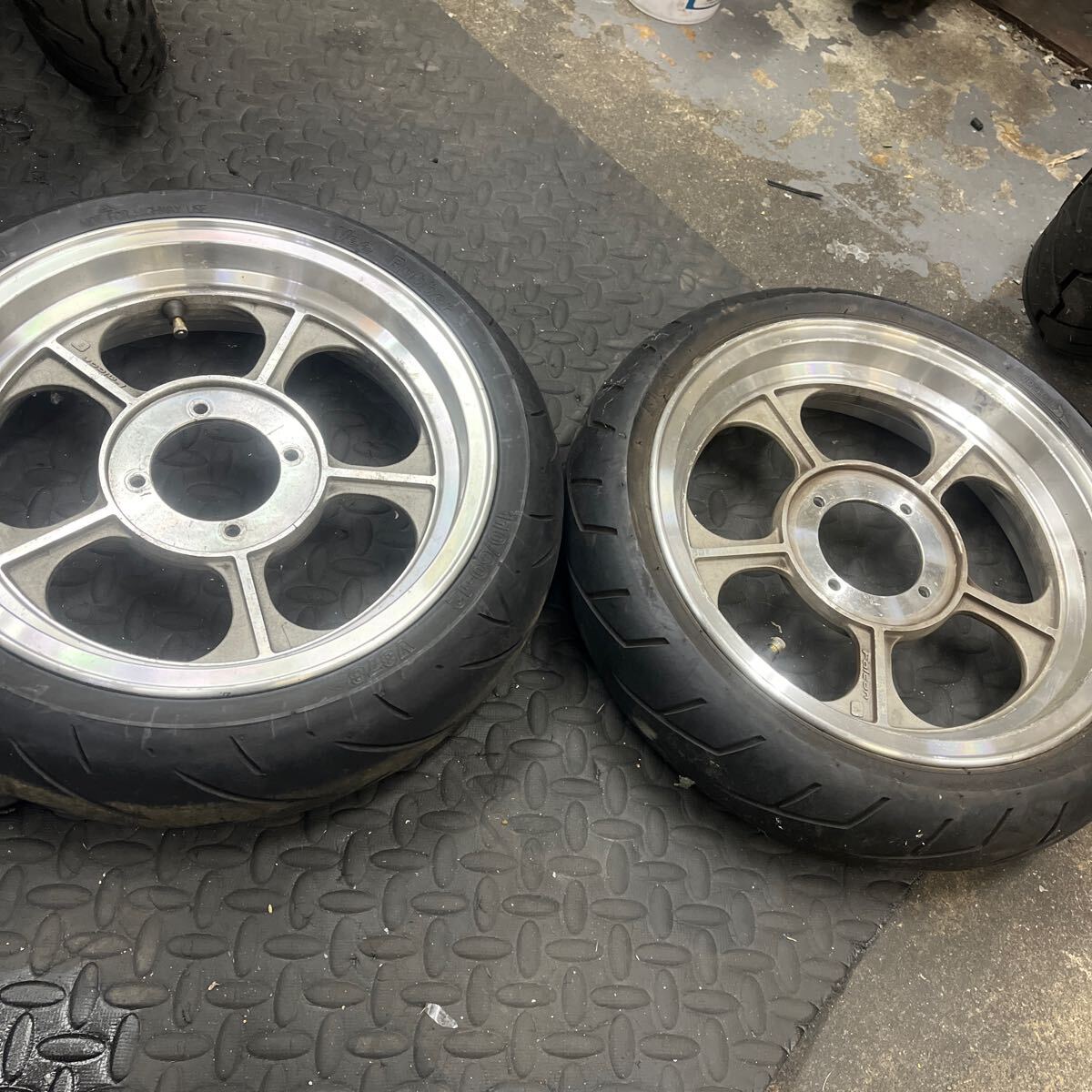 Yahoo!オークション - ファルコン 本物 キャスト ホイール 12インチ 前