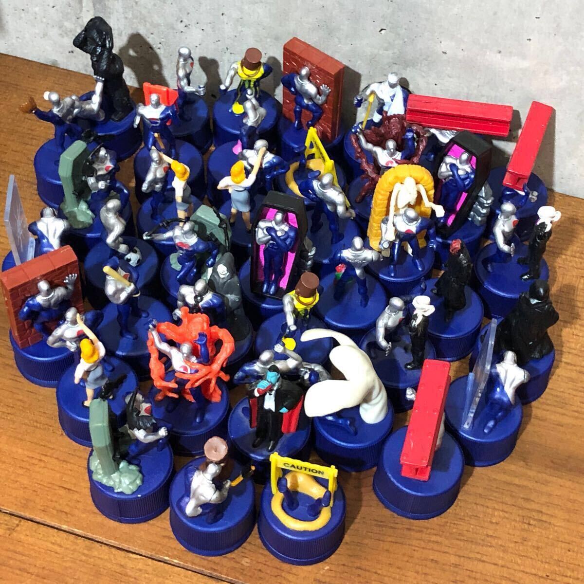 PEPSI ペプシマンボトルキャップ40個セットまとめ売り 中古 ドリンク