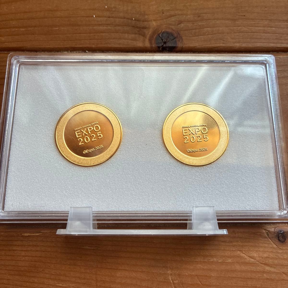 公式】2025大阪・関西万博記念メダル2点セット スタンド付き 黄銅合金