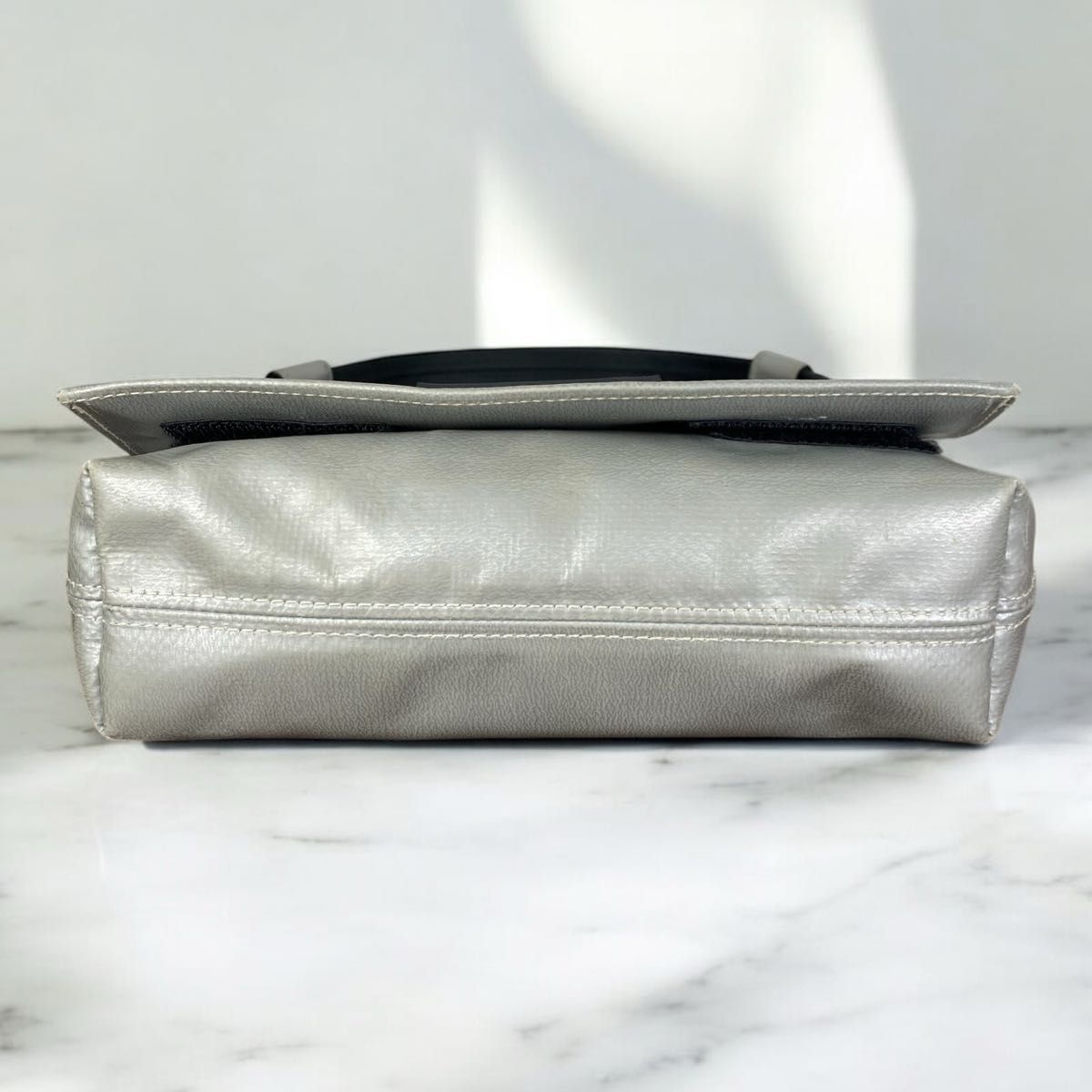 名作】FREITAG / F71 LAURA / ショルダーバッグ シルバー フライターグ