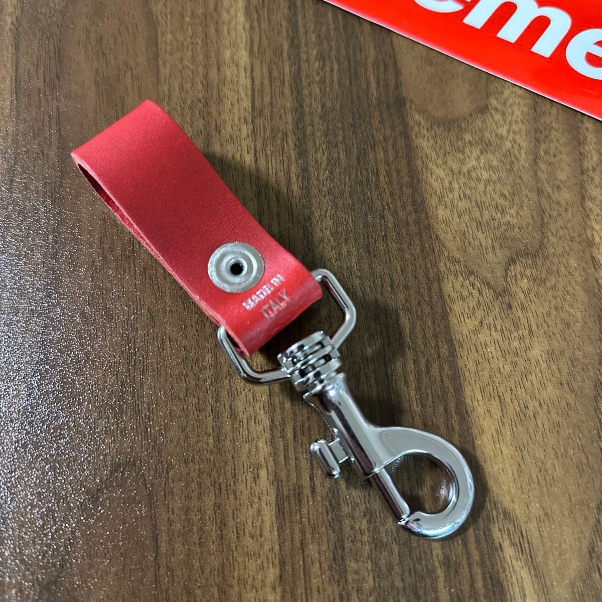 Supreme キーホルダー レッド レザーキーホルダー ロゴ イタリア製