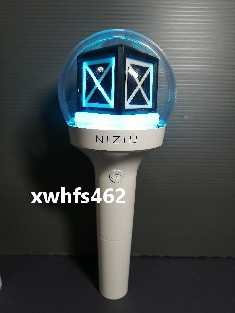送料無料美品 NiziU OFFICIAL LIGHT STICK オフィシャル ライト