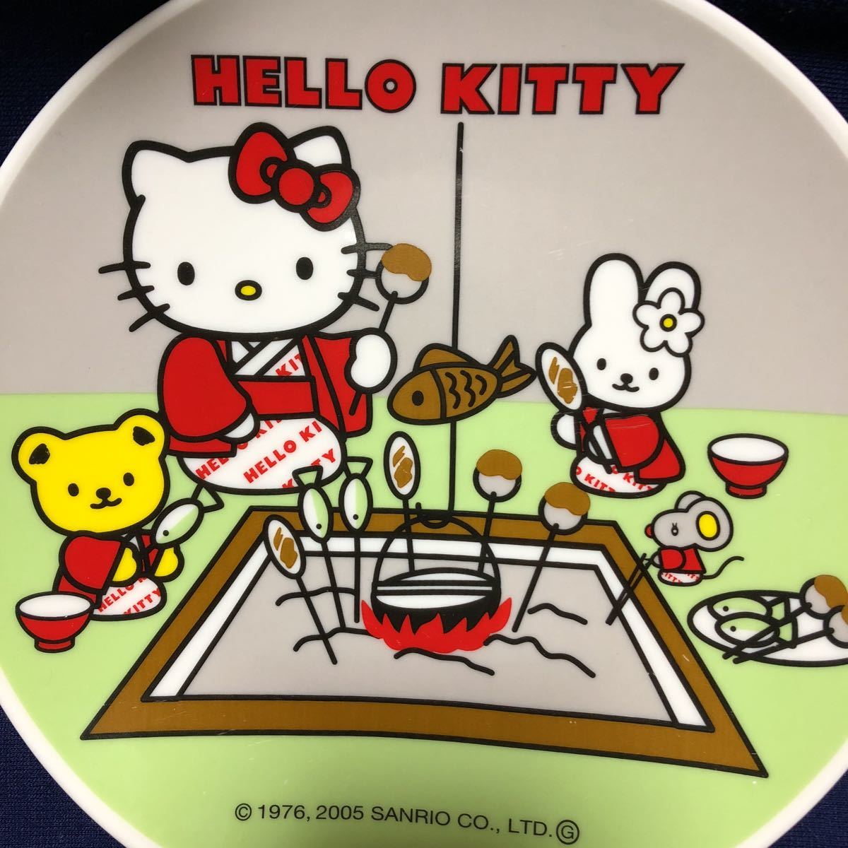激レア非売品 サンリオ2005年製 ハローキティ 囲炉裏 陶器プレート皿