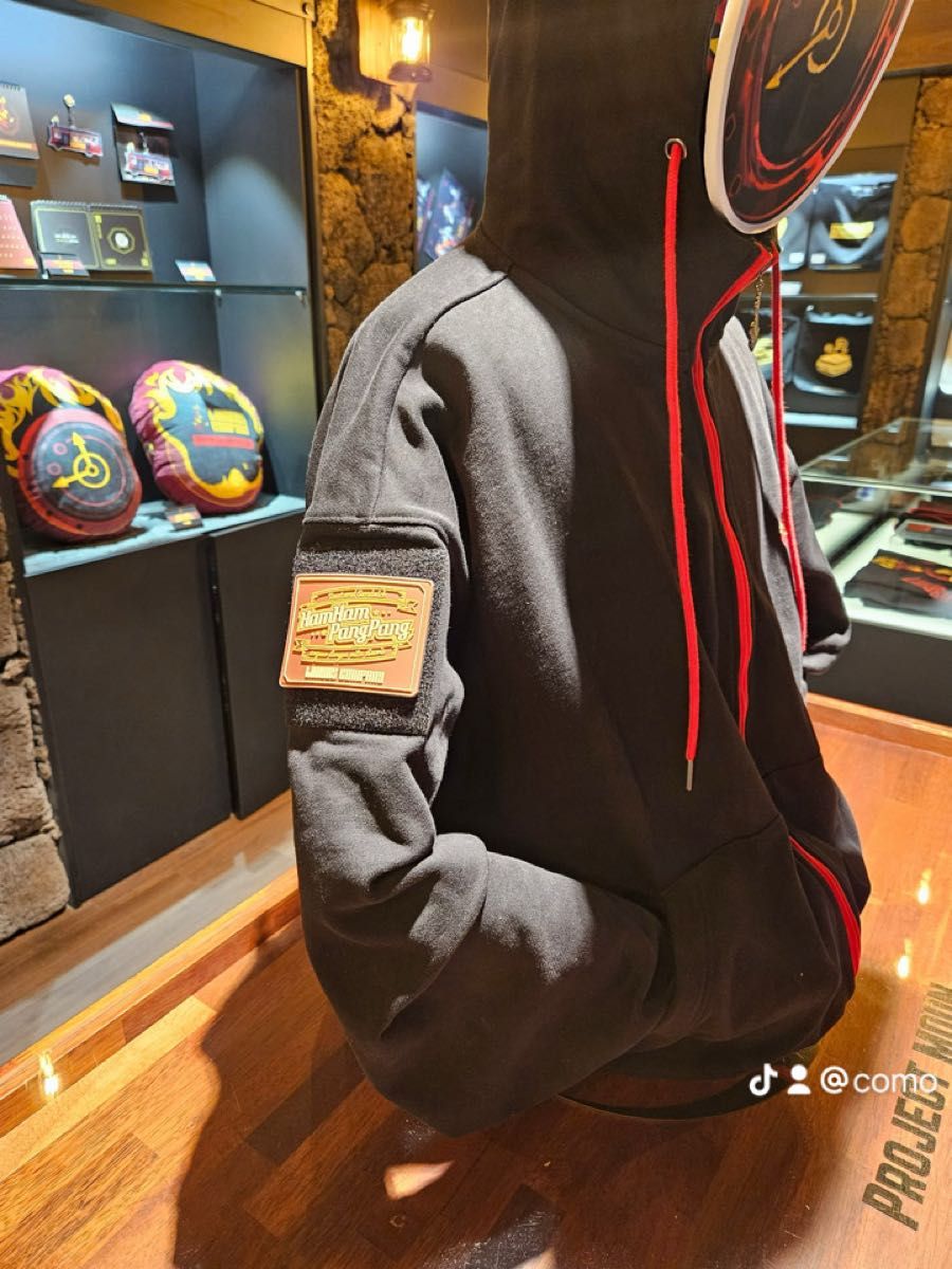 リンバスカンパニージップパーカー ハムハムパンパン 限定バッチ3枚