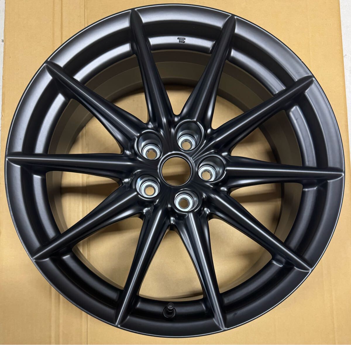 新車外し 1本のみ 送料込み出品 納車外し トヨタ GR86 純正 RZグレード