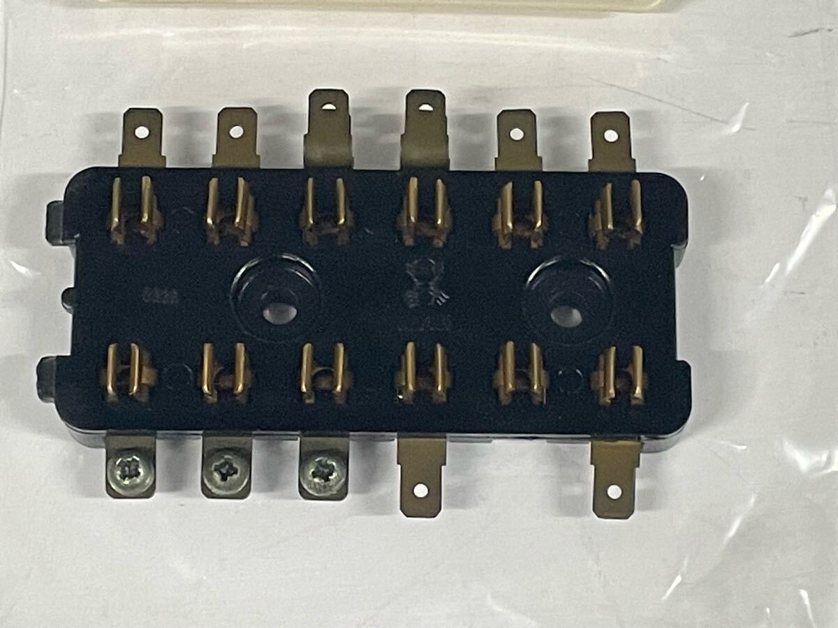 SR311ダットサン フェアレディ ヒューズボックス 25410-22000 SR311