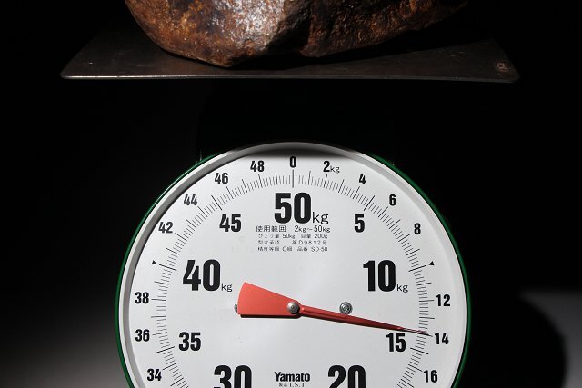 Yahoo!オークション - 昇藤 新疆鉄隕石本物 重量約14kg 落下地写真